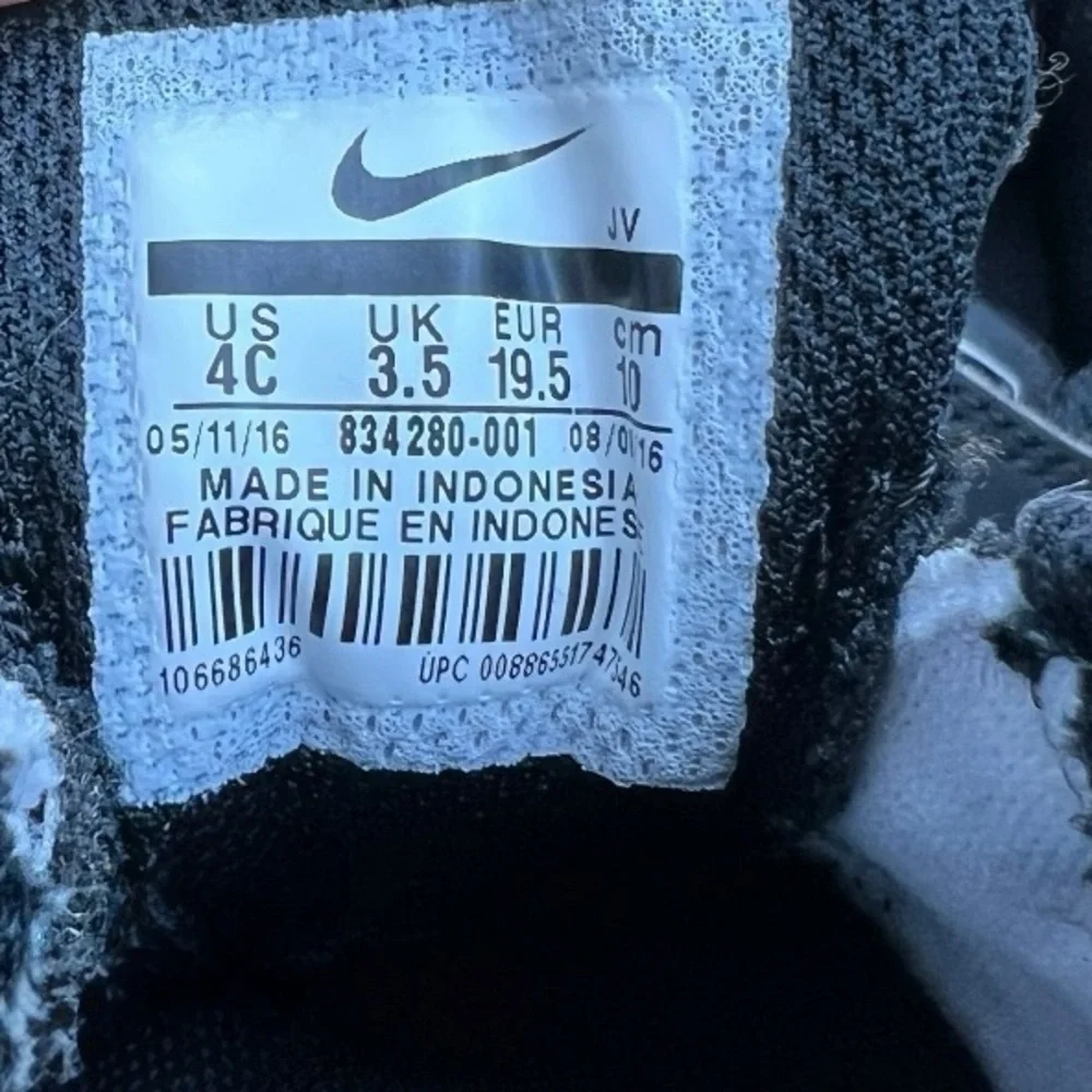 Nike Kids Black Mesh Sneakers with White Sole - Size